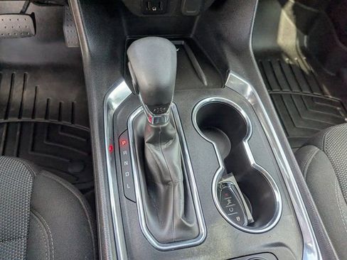 Used 2022 Chevrolet Traverse LT image 13