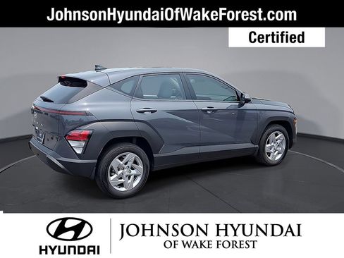 Certified 2025 Hyundai Kona SE FWD image 4