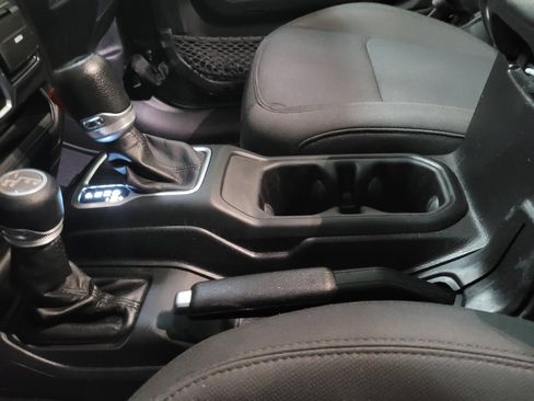 Used 2019 Jeep Wrangler Unlimited Sport S AWD/4WD image 26