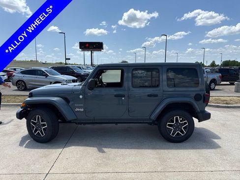 Used 2024 Jeep Wrangler Unlimited Sahara AWD/4WD image 3