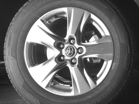 Used 2023 Toyota RAV4 XLE w/ Convenience Package image 10