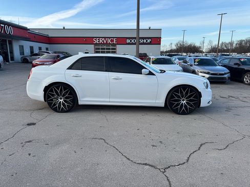 Used 2018 Chrysler 300 S w/ 300S Alloy Edition image 2