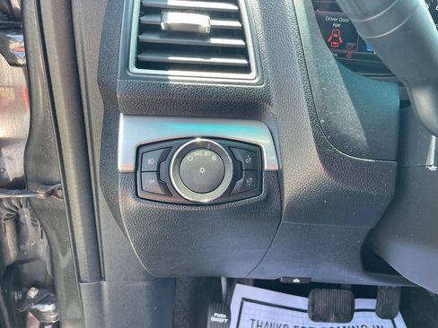 Used 2016 Ford Explorer XLT w/ Equipment Group 202A AWD/4WD image 22