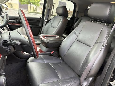 Used 2014 Cadillac Escalade Luxury RWD image 13