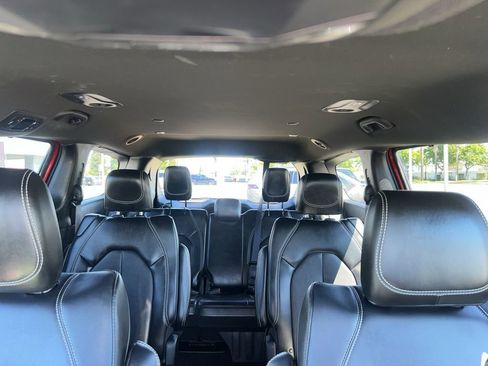 Used 2025 Chrysler Pacifica Select FWD image 51