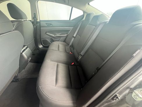 Used 2025 Nissan Altima 2.5 SV FWD image 16