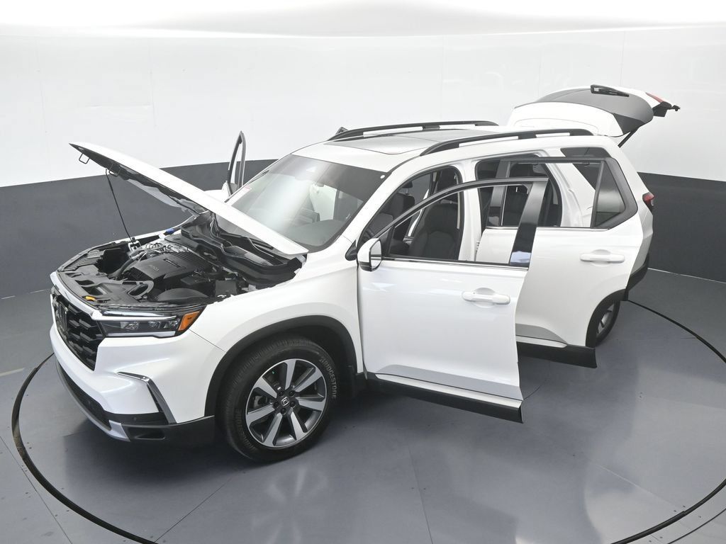 Used 2025 Honda Pilot Touring image 70