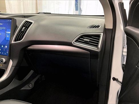 Used 2024 Ford Edge SEL image 15