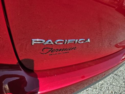 New 2026 Chrysler Pacifica Select image 10
