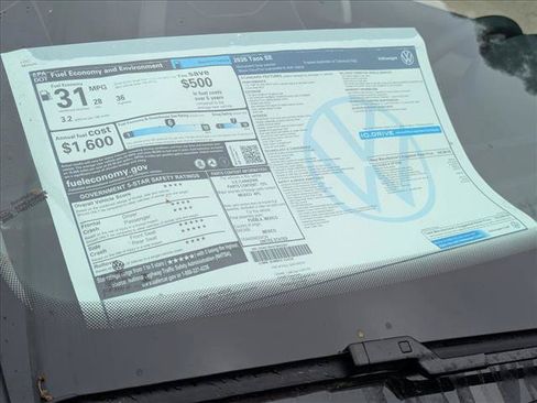 New 2026 Volkswagen Taos SE FWD image 17