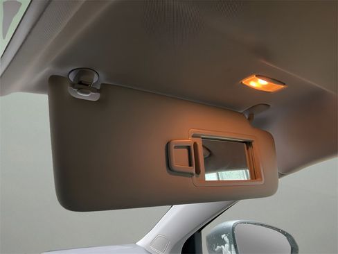 Used 2022 Volkswagen Taos SE image 29