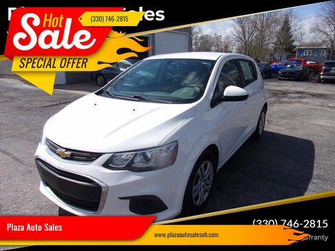 Used 2017 Chevrolet Sonic LT image 3