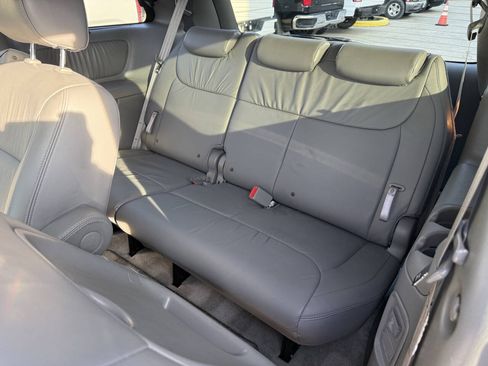 Used 2009 Toyota Sienna XLE FWD image 13