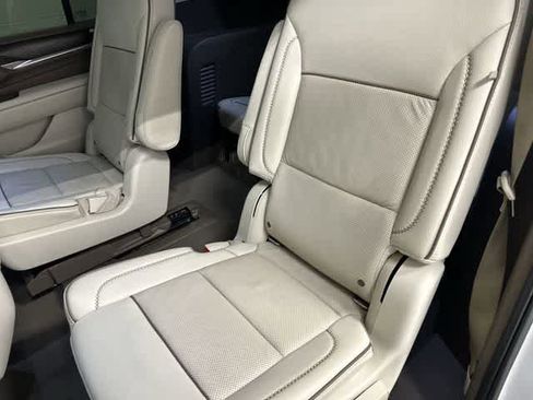 Used 2021 GMC Yukon XL Denali w/ Denali Premium Package RWD image 11