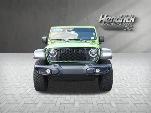 Used 2025 Jeep Wrangler Unlimited Sport AWD/4WD image 3