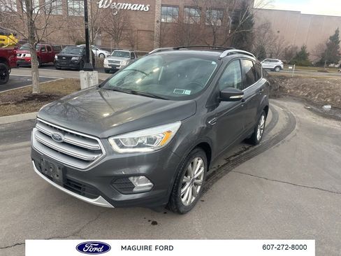 Used 2017 Ford Escape Titanium image 8
