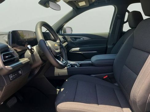 New 2026 Chevrolet Traverse LT FWD image 20