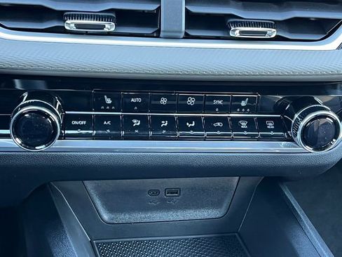 New 2026 Chevrolet Equinox LT w/ Convenience Package II image 21