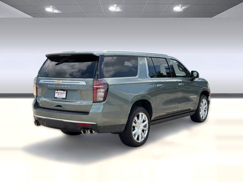 Used 2023 Chevrolet Suburban High Country w/ Premium Package 2 RWD image 9