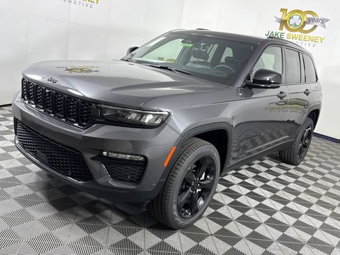 New 2025 Jeep Grand Cherokee Limited w/ Luxury Tech Group II image 4