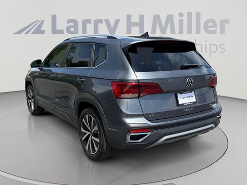Used 2023 Volkswagen Taos SE AWD/4WD image 3
