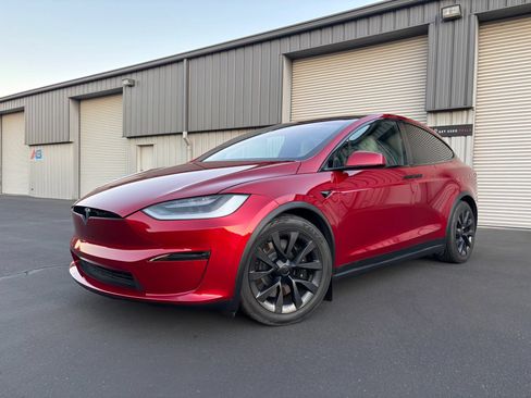 Used 2023 Tesla Model X AWD/4WD image 5