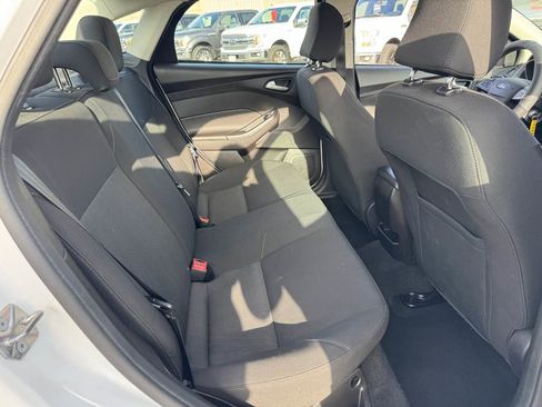 Used 2017 Ford Focus SE image 16