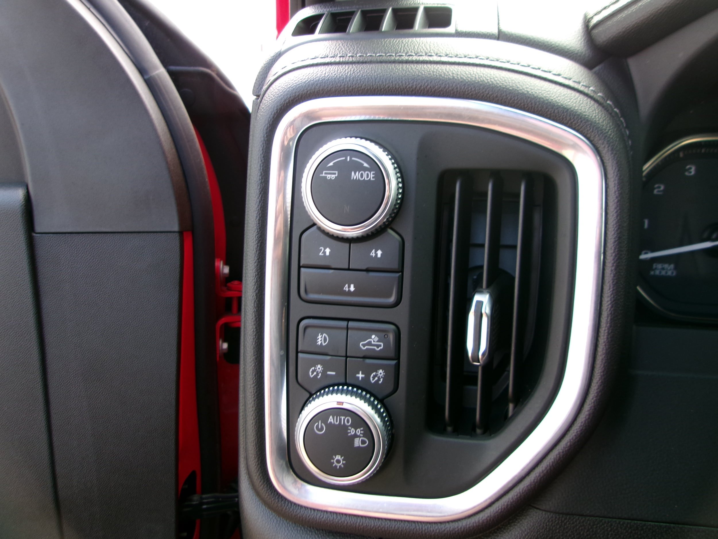 Used 2020 GMC Sierra 2500 SLE w/ SLE Value Package; AWD/4WD image 11
