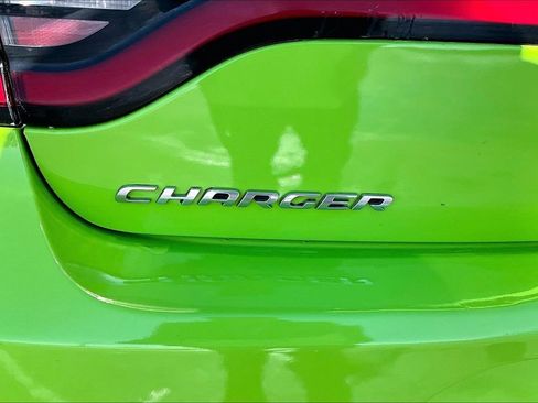 Used 2019 Dodge Charger SXT w/ Leather Interior Group image 8