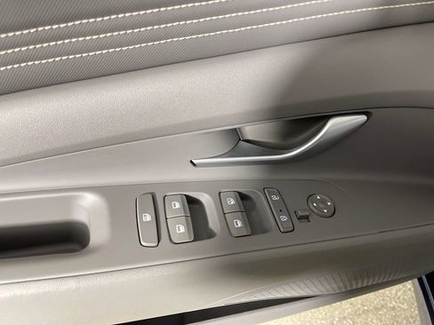 Used 2023 Hyundai Elantra SEL w/ Convenience Package image 19