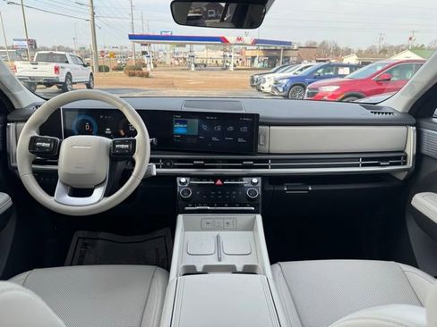 Used 2025 Hyundai Santa Fe SEL image 7