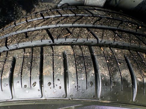 Used 2025 Tesla Model Y Long Range image 30