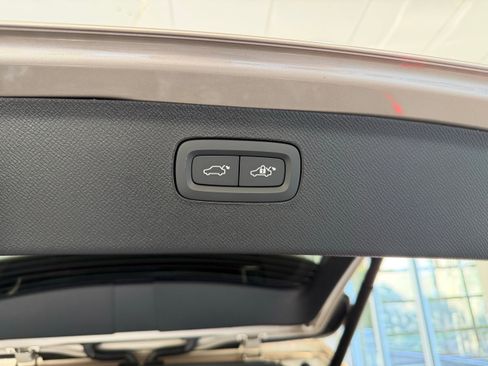 New 2026 Volvo XC90 B5 Plus w/ Protection Package Premier image 33