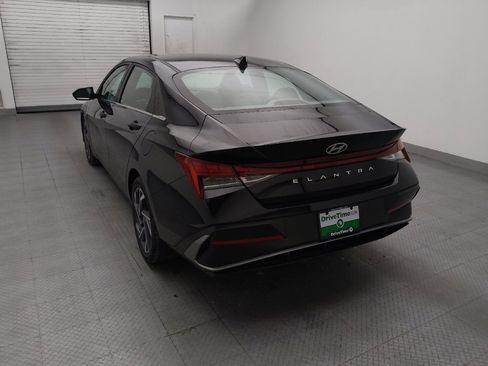 Used 2025 Hyundai Elantra SEL FWD image 6