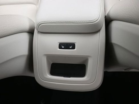 Used 2023 Volvo XC60 B5 Plus w/ Climate Package image 32