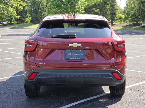 Used 2024 Chevrolet Trax LS FWD image 16