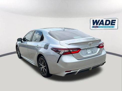 Used 2022 Toyota Camry SE FWD image 7