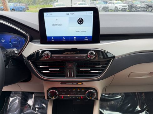 Used 2022 Ford Escape SEL w/ Technology Package image 27