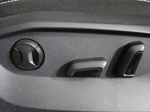 Used 2022 Volkswagen Taos SE AWD/4WD image 35