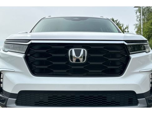 Used 2023 Honda Pilot Touring image 50