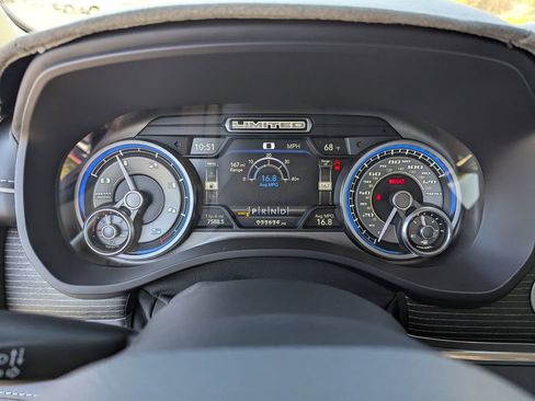 Used 2022 RAM 1500 Limited AWD/4WD image 21