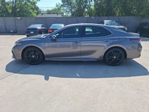 Used 2023 Toyota Camry XSE FWD image 3