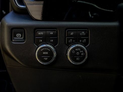 Used 2026 GMC Sierra 1500 SLT w/ SLT Premium Plus Package image 22