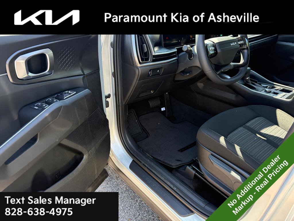New 2026 Kia Sorento LX FWD image 15