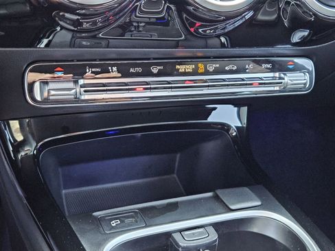 Used 2023 Mercedes-Benz CLA 250 image 23