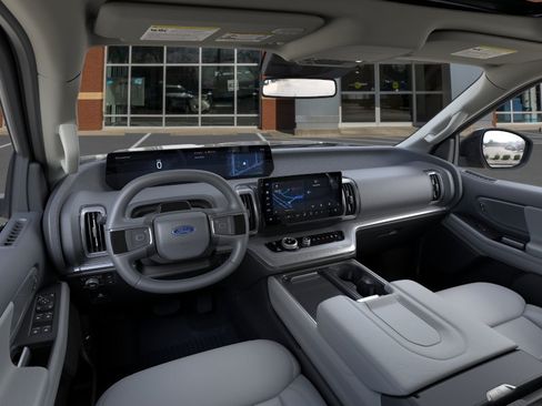 New 2026 Ford Expedition Active AWD/4WD image 9