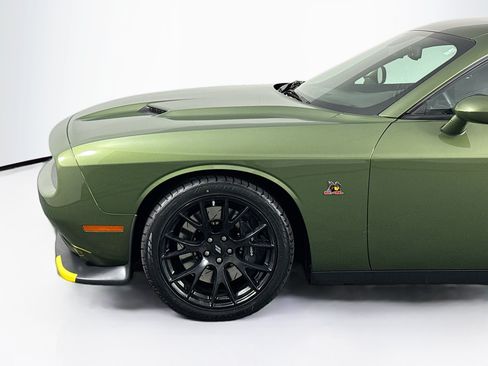 Used 2018 Dodge Challenger R/T Scat Pack w/ Dynamics Package RWD image 36