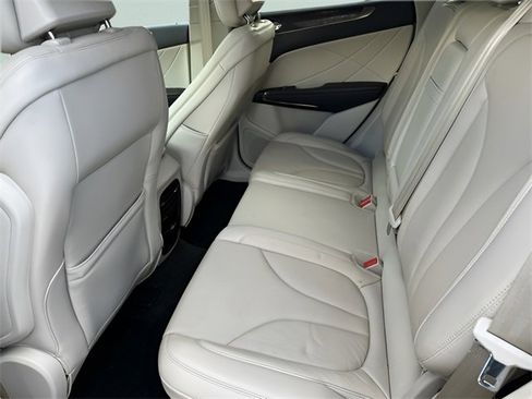Used 2018 Lincoln MKC Reserve image 18