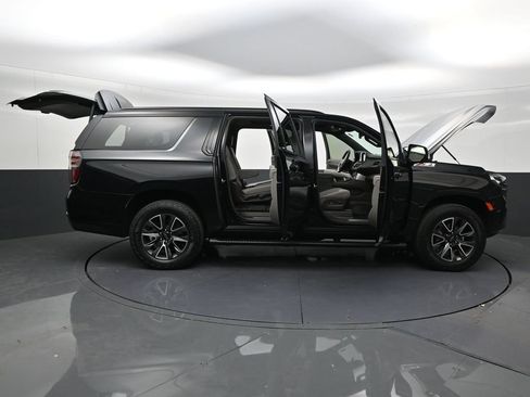 Used 2023 Chevrolet Suburban Z71 w/ Luxury Package AWD/4WD image 29