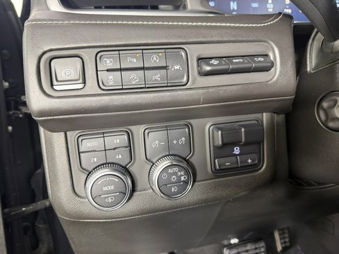 Used 2023 GMC Yukon Denali Ultimate image 25